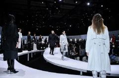 轻薄的羽绒服创新面世，